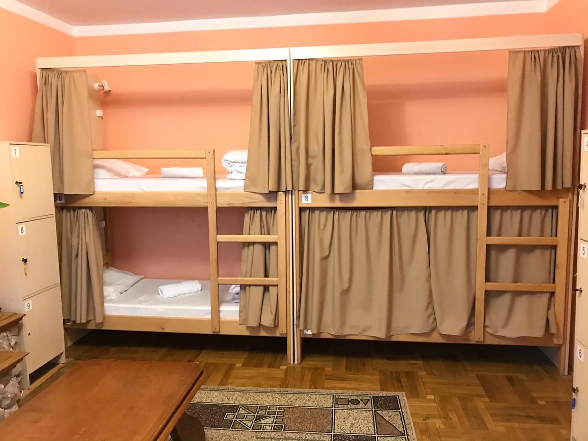 Хостелы Pelican Черновцы