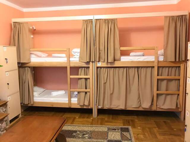 Хостелы Pelican Черновцы-31