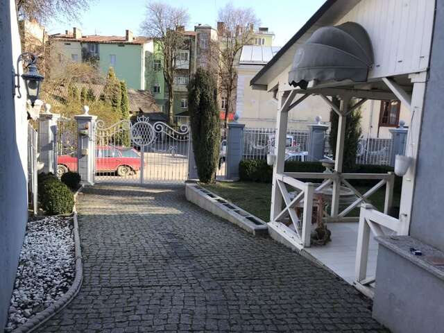 Хостелы Pelican Черновцы-43